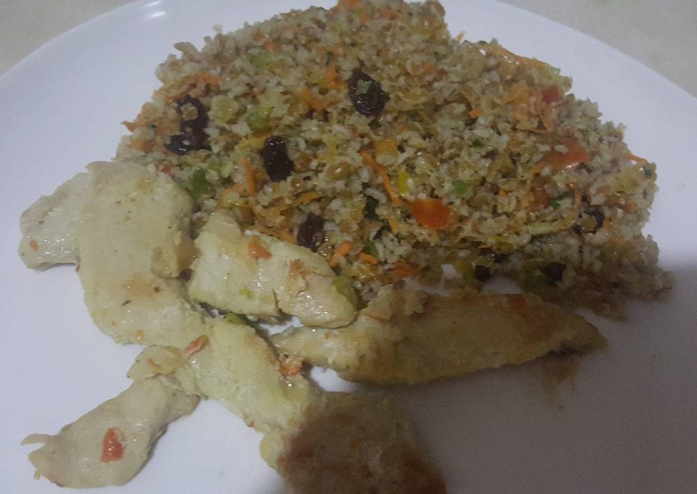 Ensalada de trigo con pechugas de pollo