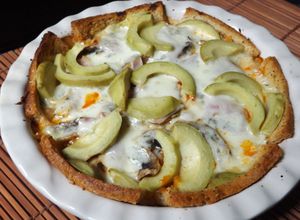 Foto principal de Berenjenas moradas con champiñones y aguacate