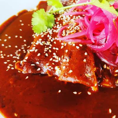 Enmoladas de pollo Receta de sandra ruiz- CookpadCompartir un CooksnapCompartir-image