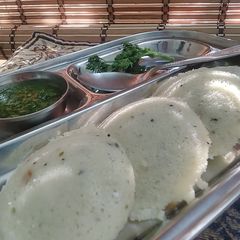 A picture of Instant Sooji ki Idli.