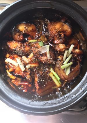 Hình của món Cá trê kho tiêu.