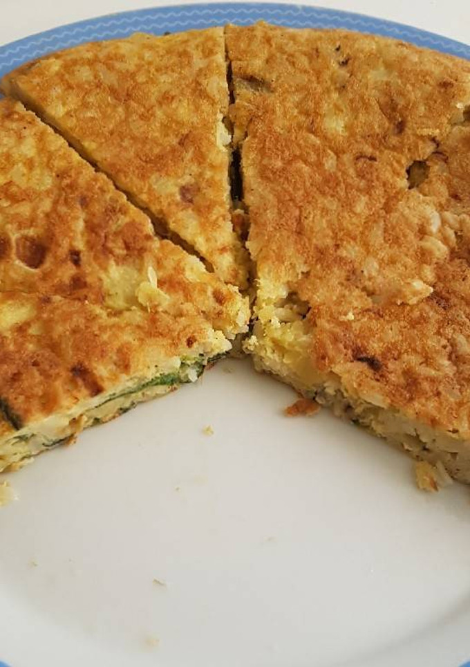 Una foto de Tortilla de arroz y calabacín