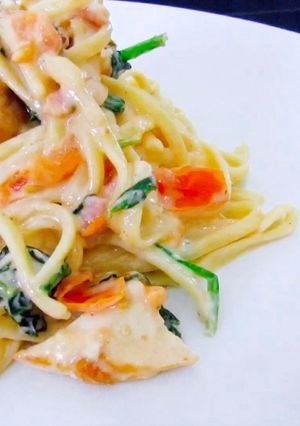 Foto principal de Pasta alfredo con espinacas