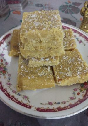 A picture of Besan burfi.