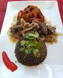 Quinoa con calamares, res encebollado, habichuelas con verduras
