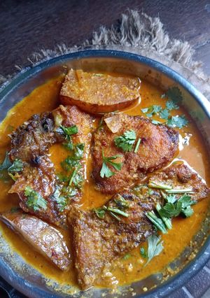 A picture of Dahi Macha Besara / Curd Fish curry in mustard paste.