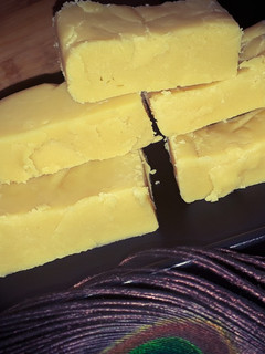 நெய் சாப்ட் மைசூர்பாக் (Nei soft mysorepak recipe in tamil) செய்முறை முக்கிய புகைப்படம்