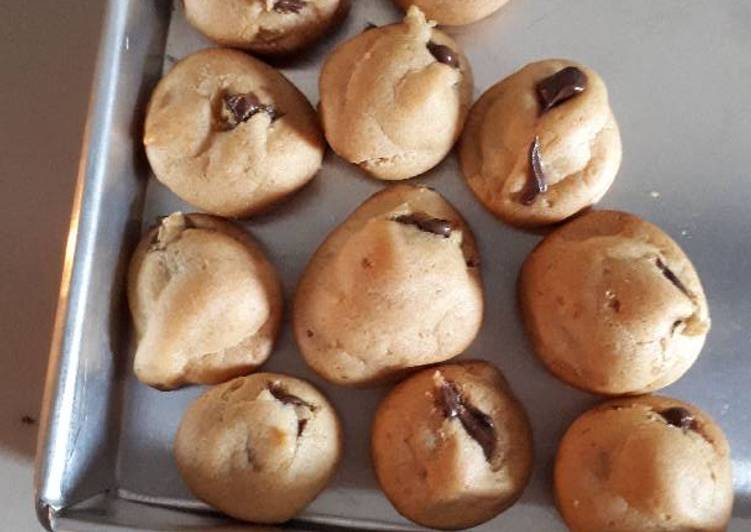 Soes kering isi coklat