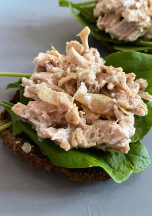 A picture of Coronation Chicken Open Sandwich 🥪.