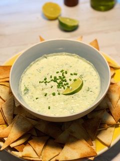 Una foto de Nachos con salsa agria en 15 min