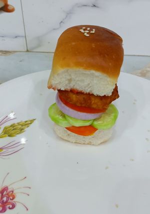 A picture of Mini Burger For Kids Lunch Lunch Box.