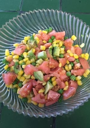 Una foto de Ensalada de granitos de elote