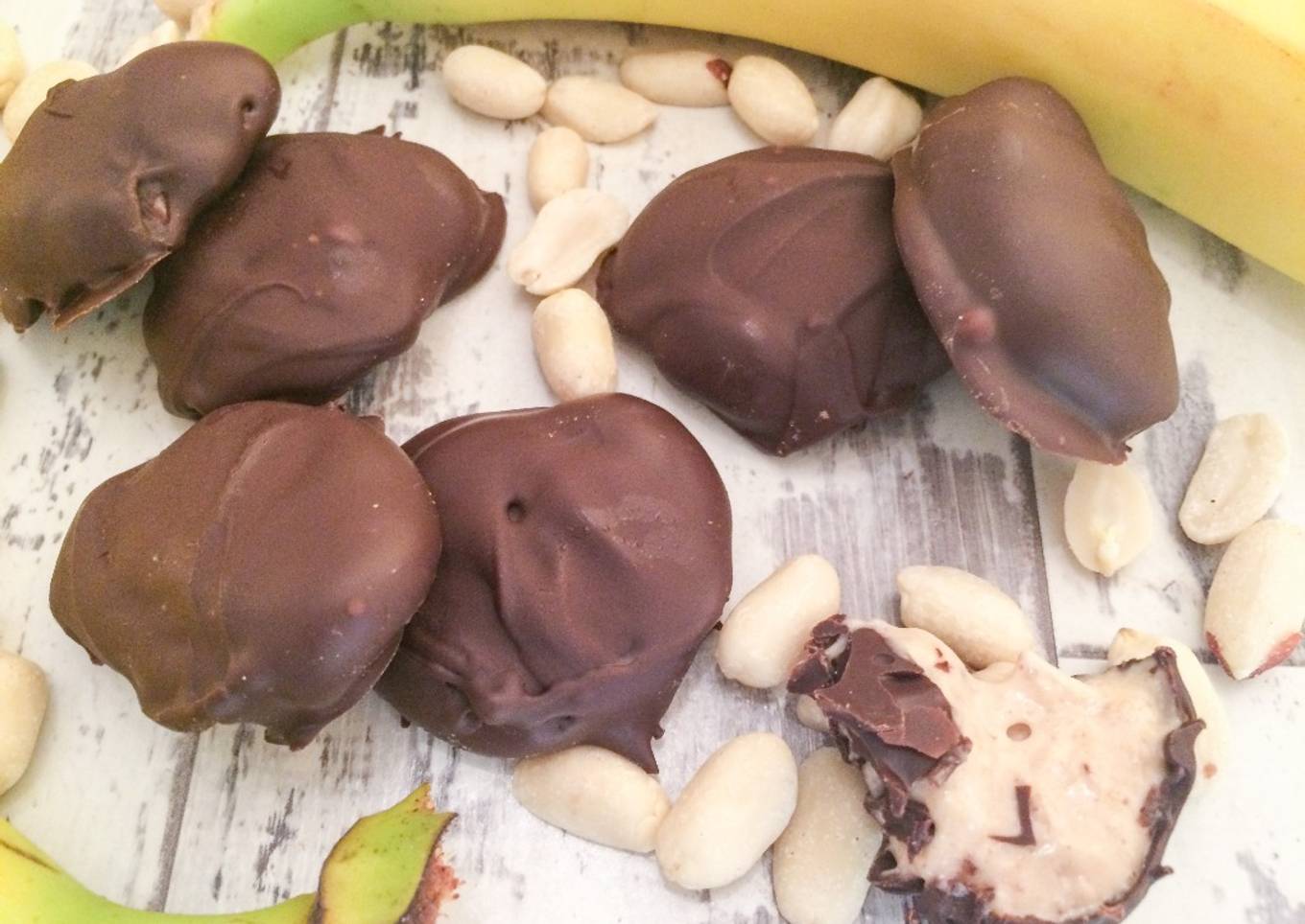 3 Ingredient Peanut Butter & Banana Chocolate Bites