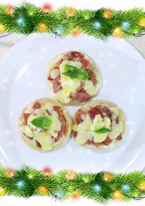 Una foto de Pizzetas al sartén con queso crema y chorizo