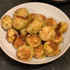 A picture of Festive balls.