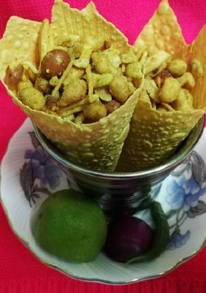 মুখোরোচক পাঁপড় কোন(papar cone recipe in Bengali) রেসিপির প্রধান ছবি