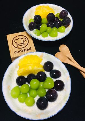 Una foto de Bowl de Quinua (quinoa), Yogur, Miel con Piña, Uvas!