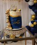 Torta de cumpleaños azul y dorado