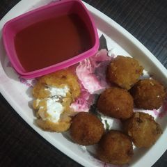 Cheese potato balls A picture of Cheese potato balls.