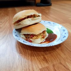 A picture of Dabeli.