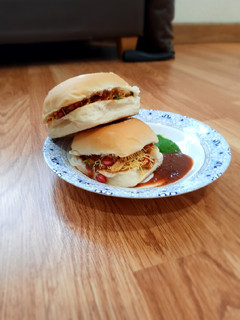 A picture of Dabeli.