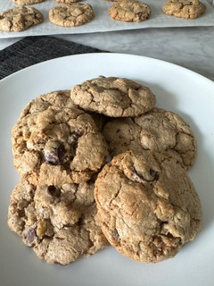 A picture of $250 Cookies.