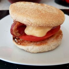 A picture of My Tomato Bacon & Black Pudding Muffin 🙄.