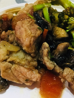 Una foto de Carne con verduras en salsa de soya