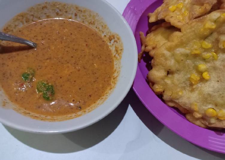 Bakwan jagung & sambal kacang