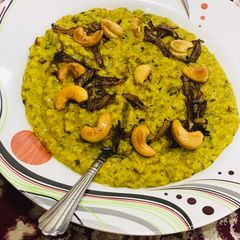 A picture of Oatmeal with minced keema.