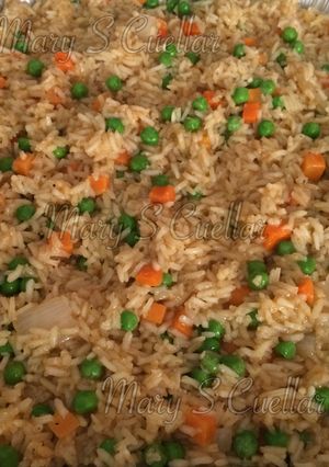 Una foto de Arroz primavera a mi estilo👌🏻👌🏻