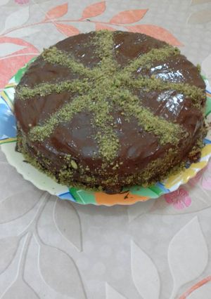 صورة لوصفة كيكة اسفنجية مغطاة بالشكلاطة