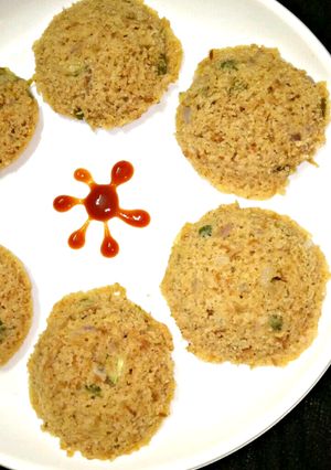 मिक्स अनाज व मिक्स सब्जी की इडली रेसिपी मुख्य फोटो