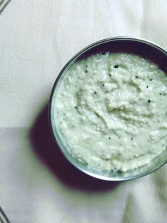 नारियल की चटनी (Nariyal ki chutney recipe in Hindi) रेसिपी मुख्य फोटो