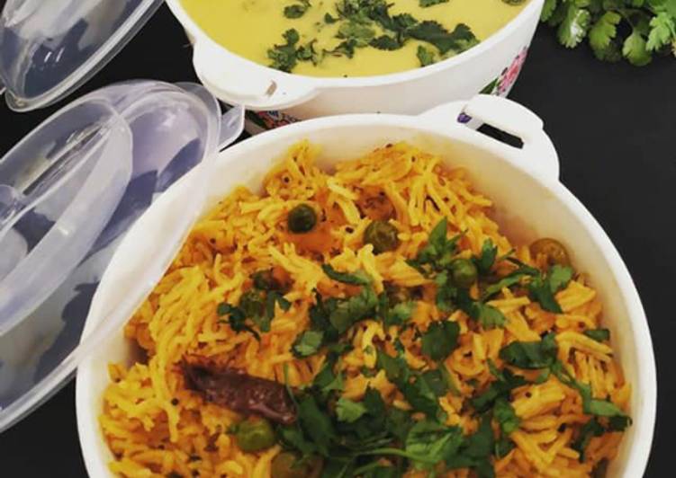 Steps to Prepare Any-night-of-the-week Vegetable pulao (namkeen chawal)