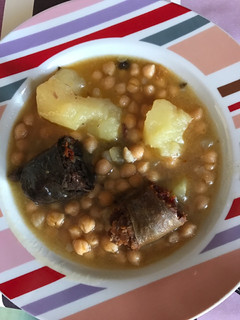 Una foto de Potaje de Garbanzos Estilo Mi Suegra