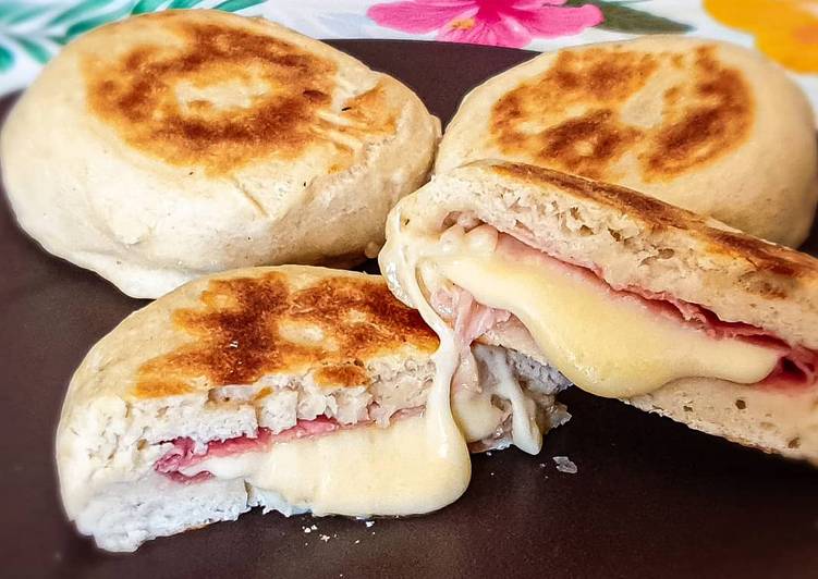 Focaccine ripiene in padella senza lievitazione