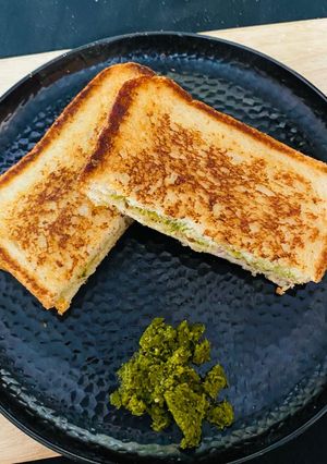 आलू सैंडविच (Aloo sandwich recipe in Hindi) रेसिपी मुख्य फोटो