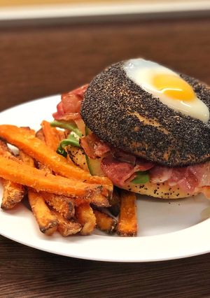 Krémsajtos bagel édesburgonyával recept fotója