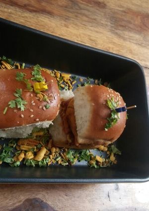A picture of Vada pav.