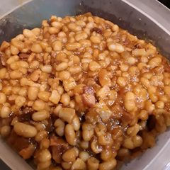 A picture of Inet baked beans.