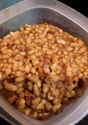 A picture of Inet baked beans.