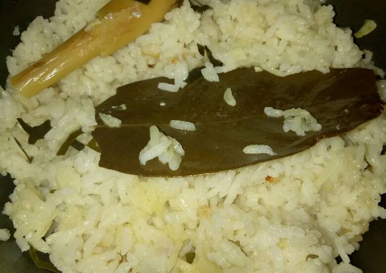 Nasi daun jeruk magic com