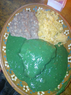 Una foto de Pollo en salsa de espinaca a la Mario, s