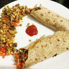 A picture of Healthy Sprouts Veg Wraps.