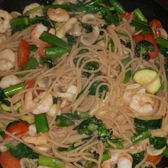 A picture of Creamy King Prawn and Whole-wheat Spaghetti.