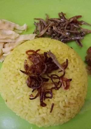 Foto resep Nasi kuning rice cooker