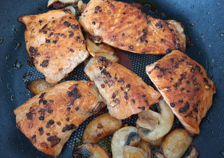Resep Simple Pan Fried Salmon Lezat