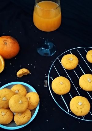 A picture of Delish Orange Cookies.