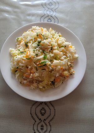 Una foto de Arroz a la jardinera con Repollo